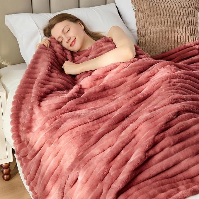 Rose Red Fleece Throw Blanket for Couch, Super Soft Cozy Blanket for Home Decor, Perfect Cozy Gifts for Women Men Gifts, Lightweight All Season Couch Blanket, 50x60 Inches