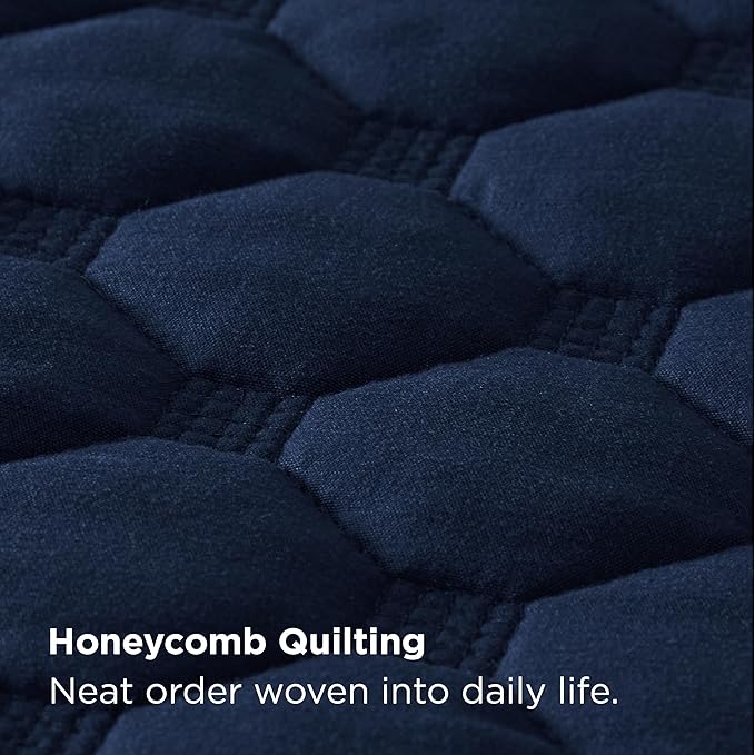 Bedsure Quilts Queen Size - Lightweight Bedspreads Queen Size with Classic Honeycomb Quilting, Soft Quilt Bedding Set, Navy Comforter Set Coverlet for All Seasons with 2 Pillow Shams (90" x 96")