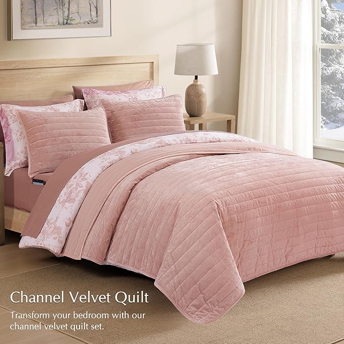 WRENSONGE Velvet King Size Quilt Set-3 Pieces Clay Pink Luxurious Velvet Striped Channel Comforter with 2 Shams, Soft Bedspread Coverlet Quilted Bedding Set for All Season