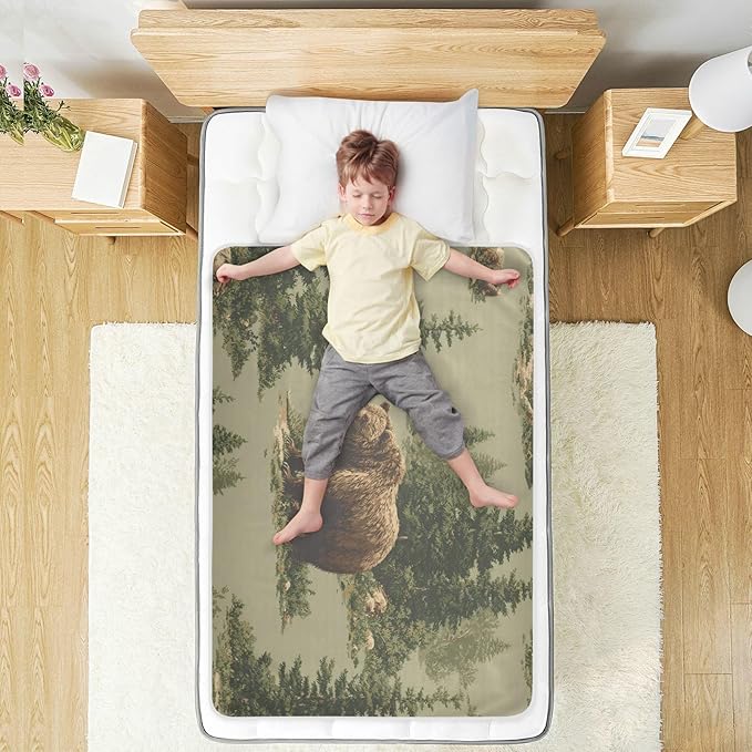 Waterproof Bed Pad Reusable Changing Pad Toddler Mattress Protector Large Pee Pad Baby Diaper Pad Soft Washable Liner Forest Brown Bears Green