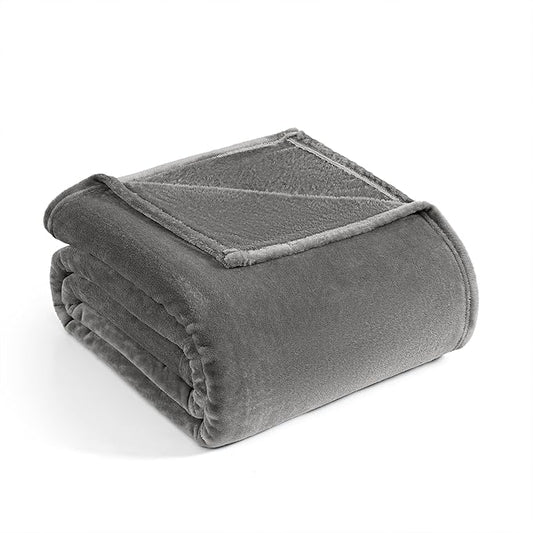 Casa Platino Fleece Blanket Queen Size – 300 GSM Gray Fleece Throw for Bed or Couch – Soft Cozy Warm Holiday Winter Blanket for Bed, Fuzzy Plush Elegant Gifts for Men & Women - 90x90 Inch