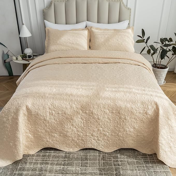 Auemtyn Twin/Twin XL Size Quilt Set 2 Pieces, Soft Lightweight Summer Bedspread, Reversible Microfiber Bed Coverlet for All Seasons, Beige, Heart-Floral Pattern (1 Quilt, 1 Pillow Sham)