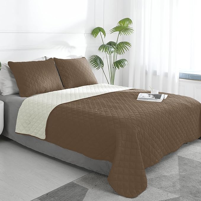 Easy-Going Full/Queen Size Reversible Quilt Set with 1 Quilt and 2 Pillow Shams, Soft Bed Quilt Cover, Water Resistant Lightweight Microfiber Bedspread, Stain Resistant, Camel/Ivory