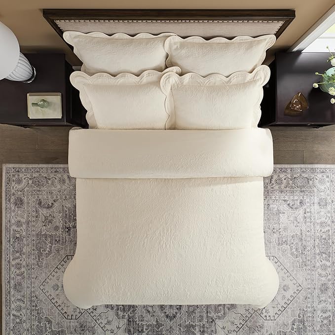 Charleston Estate Modern Farmhouse Floral Matelasse Bedspread with Scalloped Edges, 100% Cotton Breathable Bedding, King/Cal King, Ivory Floral