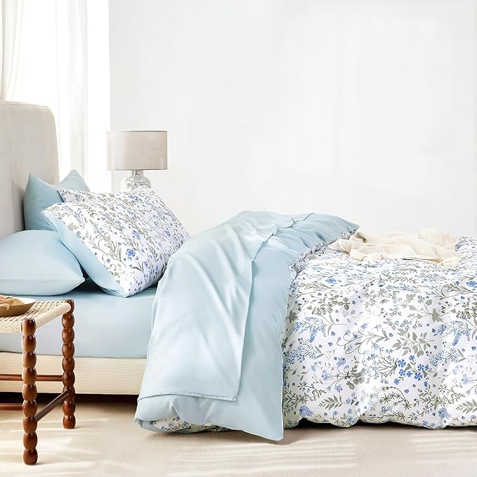 Wake In Cloud - Floral Duvet Cover Set, Shabby Chic Cottage Garden Botanical Flower Style with Elegant Wildflower Pattern, Soft Lightweight Bedding, 3 Pieces, Blue White, Twin/Twin XL Size