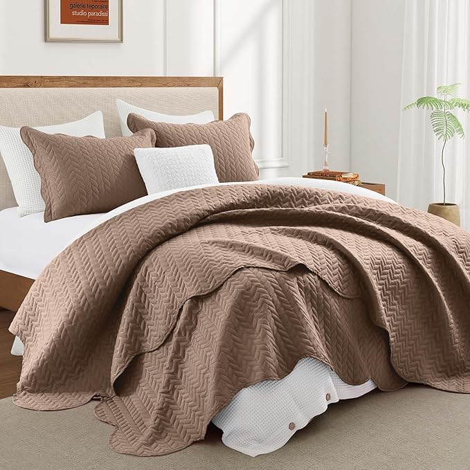 IR Imperial Rooms 8 Pack California King Quilt Bedding Set (118"x106") - Bulk Wholesale for Hotels, Guest Bedroom & Airbnbs - Lightweight Microfiber Reversible Embossed Quilts Bedspread (Beige)