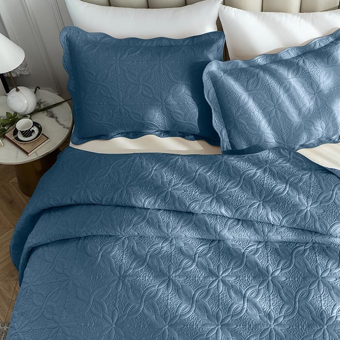 Auemtyn Twin/Twin XL Size Quilt Set 2 Pieces, Soft Lightweight Summer Bedspread, Reversible Microfiber Bed Coverlet for All Seasons, Bluish Grey, Floral Pattern (1 Quilt, 1 Pillow Sham)