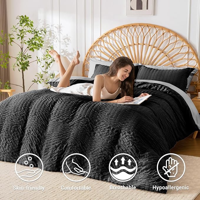 HYMOKEGE Black/Light Grey Duvet Cover Full Size, Ultra Soft 3-Piece Seersucker Duvet Cover Set with Zipper Closure, Soft Brushed Microfiber Bedding Set with 8 Corner Ties (80"x90", 2 Pillowshams)