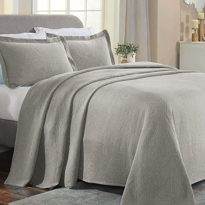 Superior 2 Piece Celtic Circles Cotton Bedspread Set, Decorative Bed Spread, Home Bed Decor, 1 Pillow Sham, Medium Weight Blanket, Matelasse Coverlet Bedding, Wedding Ring Design, Full, Platinum