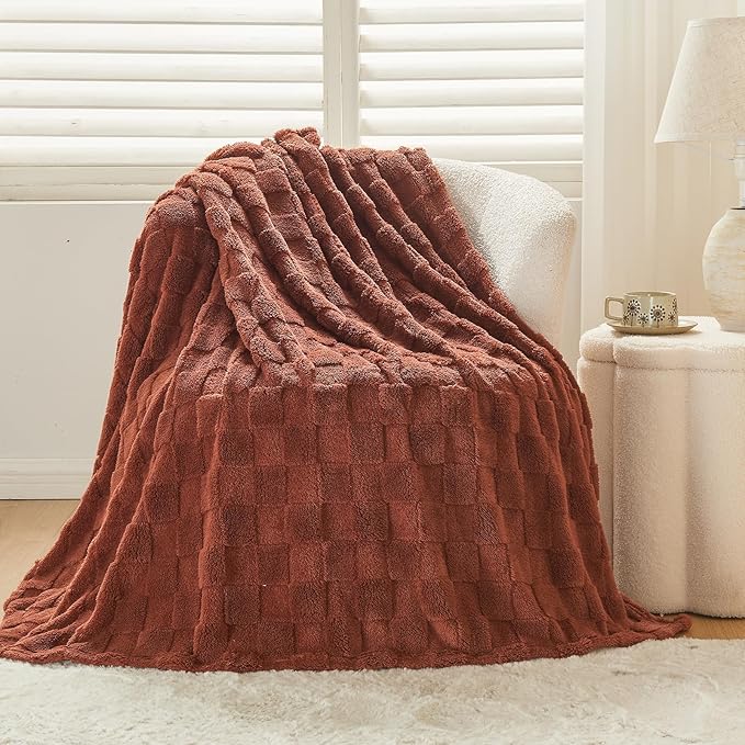 NEWCOSPLAY Super Soft Queen Blanket Coffee Premium Silky Flannel Fleece 3D Checkered Lightweight Bed Blanket All Season Use (Coffee Checkered, Queen(90"x90"))