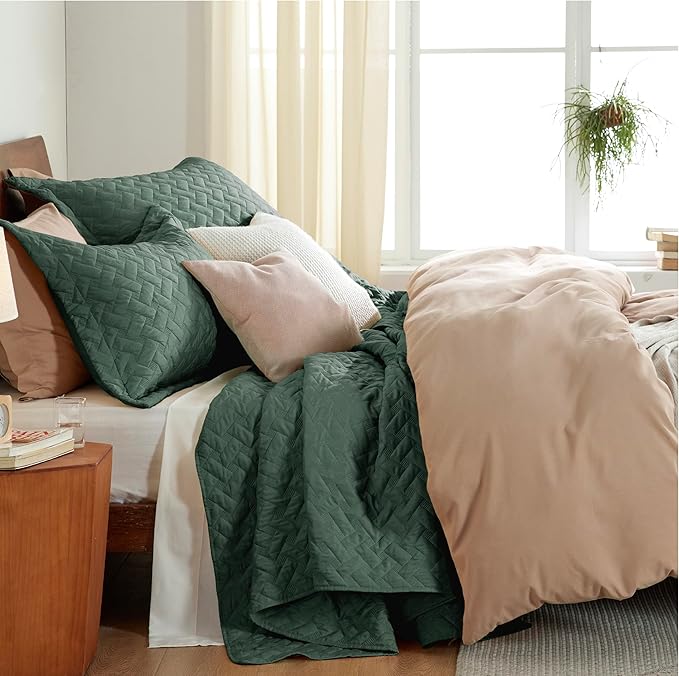 Bedsure Quilts Twin Size - Lightweight Bedspreads Twin Size with Basket Weave Pattern, Soft Quilt Bedding, Dark Green Comforter Coverlet for All Seasons (68" x 86")