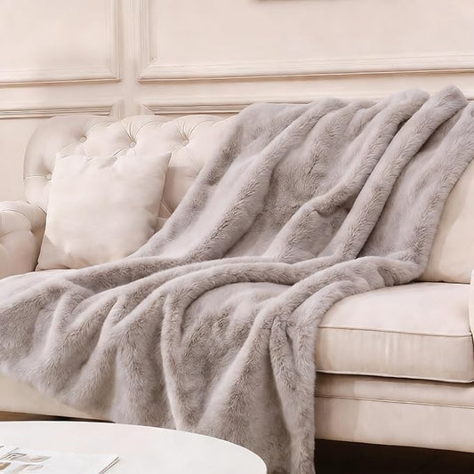 Faux Rabbit Fur Throw Blanket 880 GSM, Ultra Soft Thick Warm Bubble Plush, Reversible Throw for Couch Sofa Bed, Cozy Shaggy Blanket for Bedroom & Living Room(50''*60'',Gray)