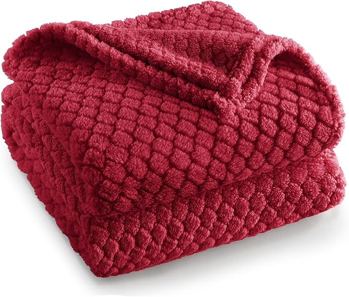 Exclusivo Mezcla Queen Size Fleece Blanket for Bed, Extra Soft Warm Decorative Fuzzy Blanket for Women, Lightweight Cozy Bedding Blankets, 90x90 Inches, Deep Red