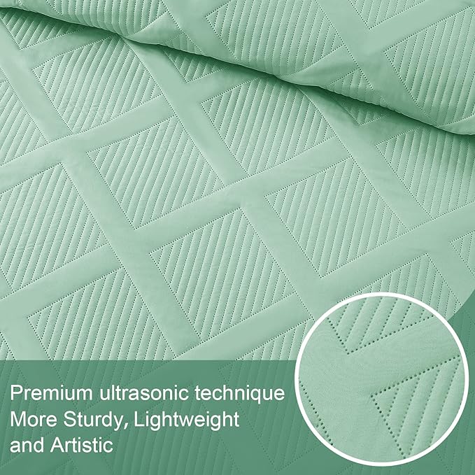 Exclusivo Mezcla Twin Size Quilt Set - Light Green Quilts Bedding Set with 2 Pillow Shams, Modern Bedspread with Striped Pattern, Soft Lightweight Bedspreads Coverlets for All Seasons