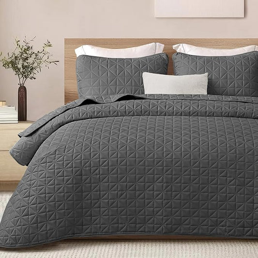 Exclusivo Mezcla Quilts Queen Size Bedding Set with Stitched Grid Pattern, Lightweight Summer Grey Bedspreads Coverlets Bed Cover for All Seasons (1 Quilt and 2 Pillow Shams)