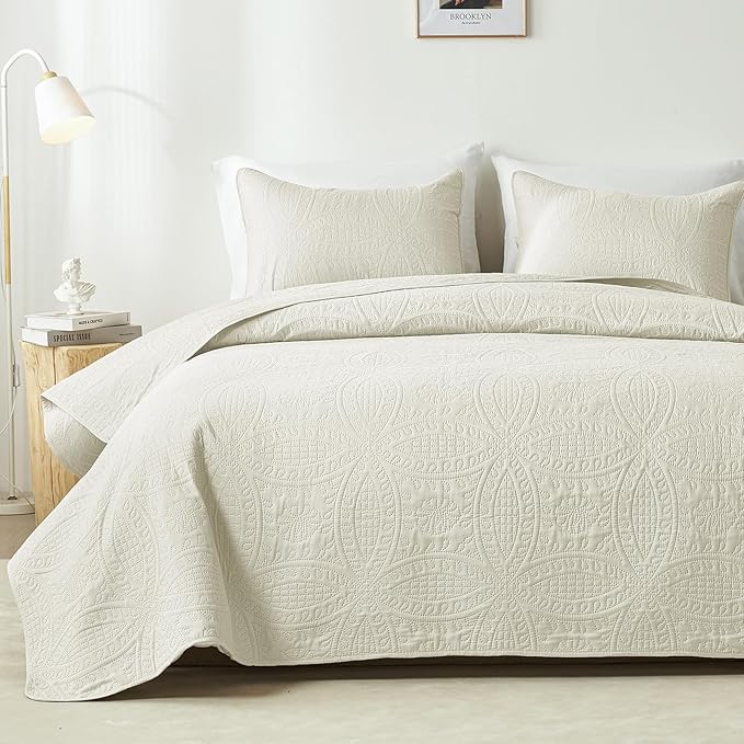 akkialla Full/Queen Quilt Set,Cream Lightweight Bedspread with Coin Pattern, Soft Microfiber Coverlet for All Seasons, Contemporary Decorative Bedding (1 Quilt, 2 Pillow Shams)
