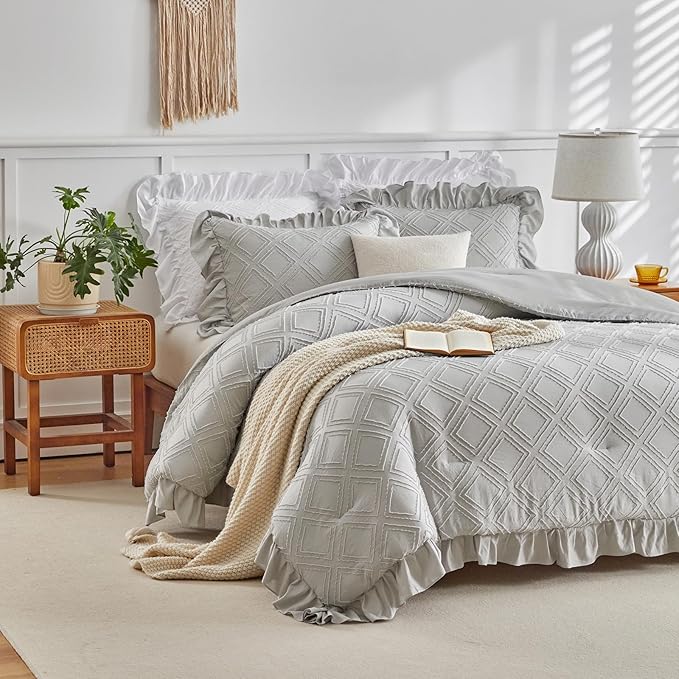 Tufted Grids Ruffle Comforter Set Full/Queen Size, 3 Pieces Light Grey Vintage Farmhouse Shabby Chic Comforters, Jacquard Boho Bohemian Bedding Set for All Season (1 Ruffled Comforter+ 2 Pillow Shams)