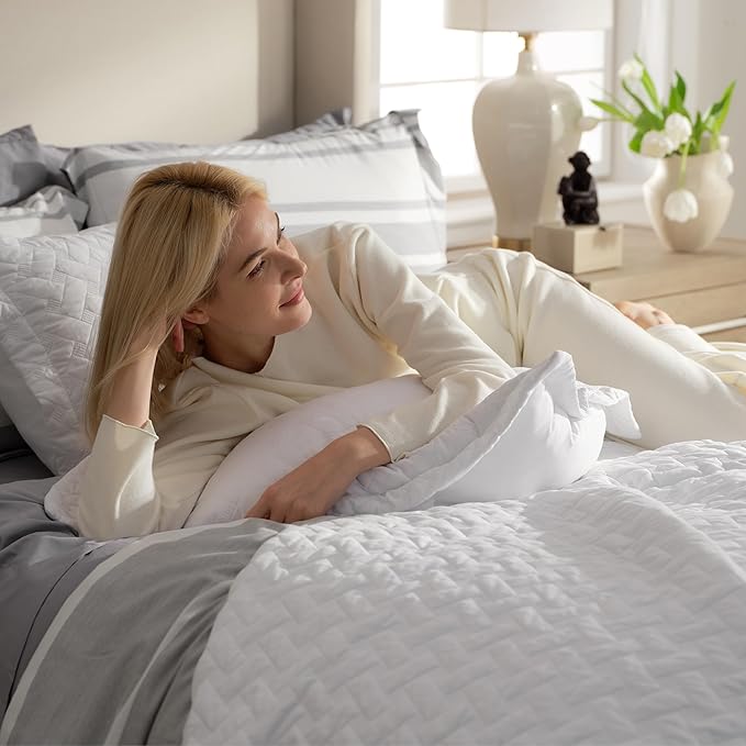 Bedsure Quilts Queen Size - Lightweight Bedspreads Queen Size with Basket Weave Pattern, Soft Quilt Bedding Set, White Comforter Set Coverlet for All Seasons with 2 Pillow Shams (90" x 96")