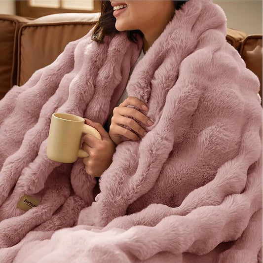 Bedsure GentleSoft Fluffy Fuzzy Twin Blanket, Soft Cozy Fleece Faux Fur Blanket, Pink Decorations Minky Velvet Couch Cover, Thick Warm Plush Women Men Birthday Gifts, 870GSM, Dusty Rose