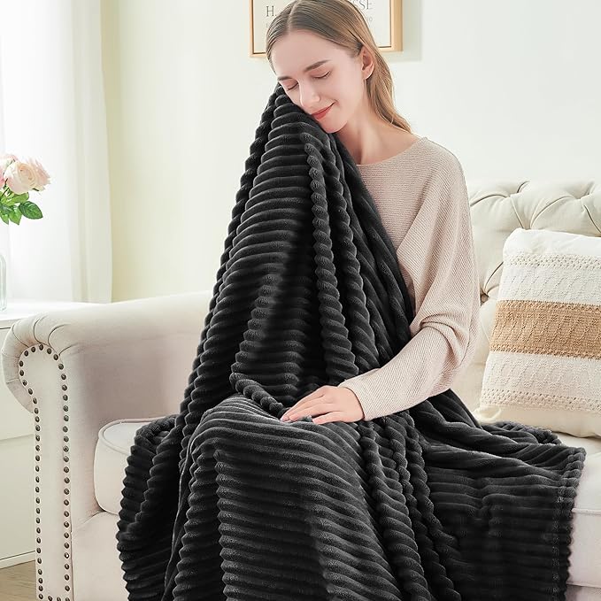 BEDELITE Fleece Blanket Twin Size – 3D Ribbed Jacquard Soft and Warm Decorative Fuzzy Blankets – Cozy, Fluffy, Plush Lightweight Throw Blankets for Couch, Bed, Sofa(Black, 60x80 inches)