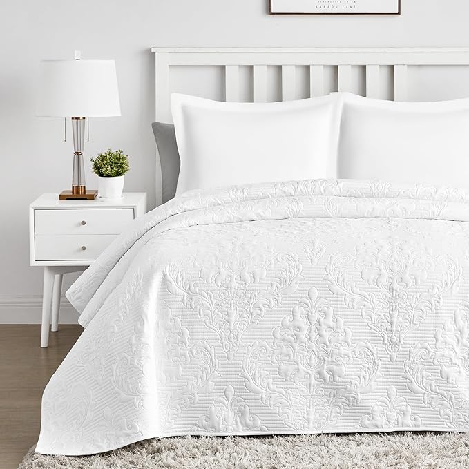 Hansleep White Quilt Twin Size - Damask Ultrasonic All Season Bedspread Twin, Soft Lightweight Coverlet Bedding Set, 2 Pieces (1 Quilt, 1 Pillow Sham)