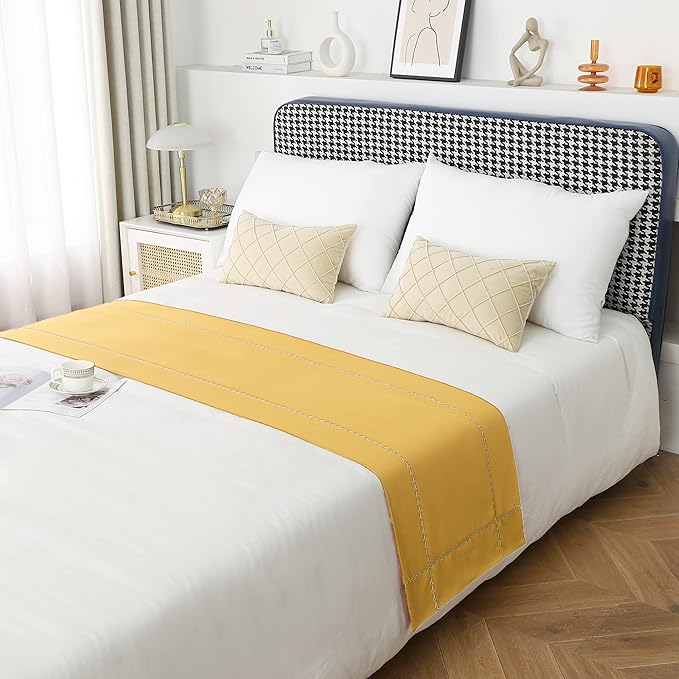 Bed Runner 210 x 50 cm for Queen Size Bed and Full Size Bed, Bed Throws for Foot of Bed, Gold Bed Runner Bedding Scarves Decorations for Bedroom Hotel Wedding Room