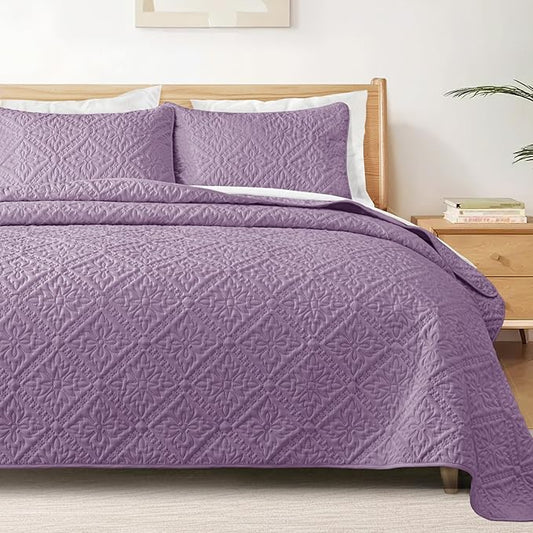 Exclusivo Mezcla California King Quilt Bedding Set, Lightweight Soft Bedspreads Coverlets with 2 Pillow Shams, Modern Dusty Lavender Oversized Quilts King Size for All Seasons