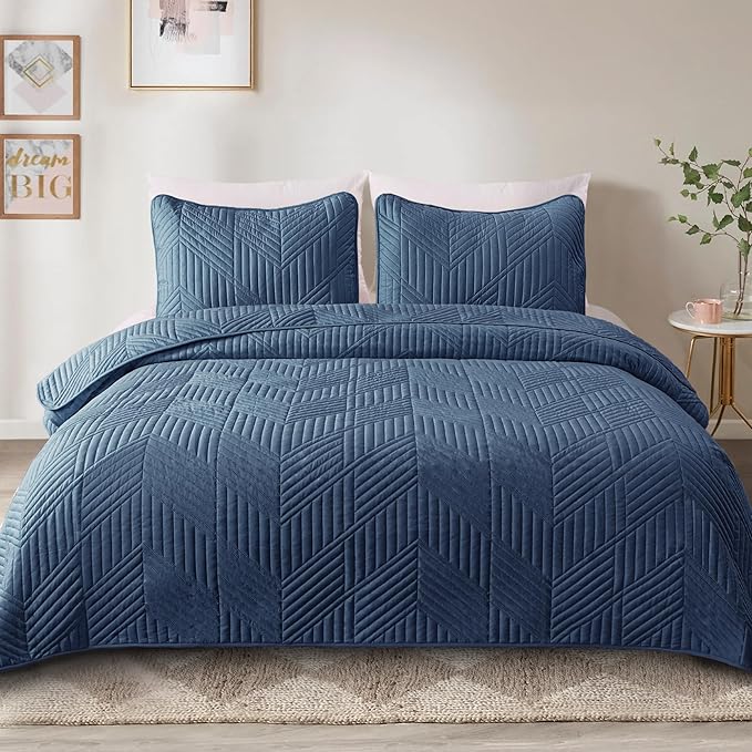 Exclusivo Mezcla Ultrasonic Full Queen Quilt Bedding Set, Lightweight Navy Blue Bedspreads Soft Modern Geometric Coverlet Set for All Seasons (1 Quilt and 2 Pillow Shams)
