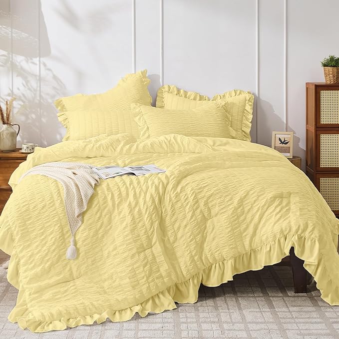 JOLLYVOGUE Full Size Comforter, 3 Pieces Light Yellow Seersucker Lightweight Full Size Bedding, All Season Fluffy Microfiber Bedding Comforter Set with 1 Ruffle Comforter and 2 Ruffle Pillowshams