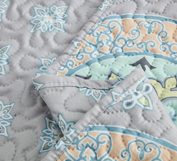 CHIXIN Boho Quilt Twin Size - Bohemian Chic Medallion Design - Lightweight Bedspread Coverlet Set, Ultrasonic Quilting Mandala Bedding Cover for All Season, 2 Piece, Aqua Blue