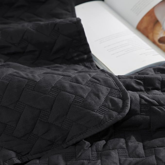 Bedsure Quilts King Size - Lightweight Bedspreads King Size with Basket Weave Pattern, Soft Quilt Bedding, Black Comforter Coverlet for All Seasons (106" x 96")