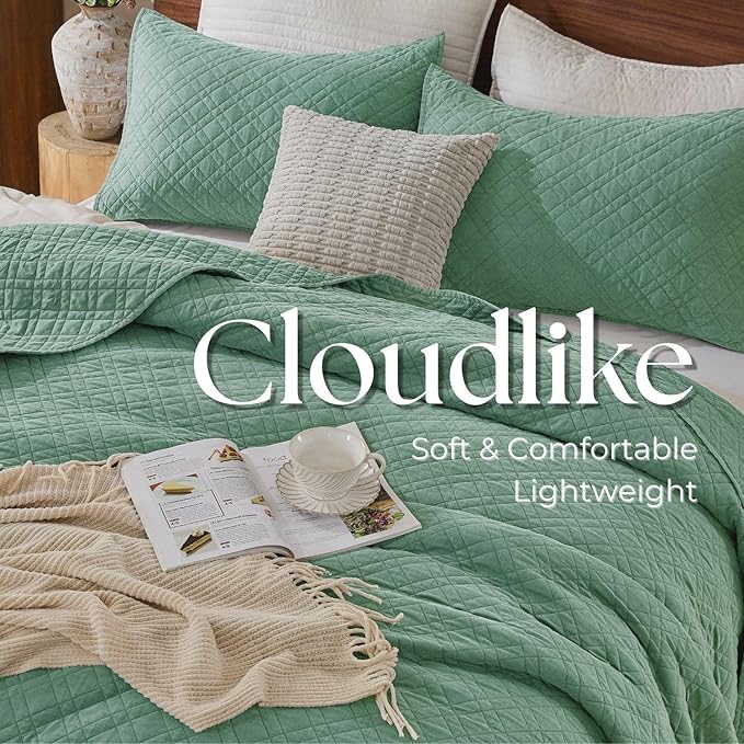 King Quilt Set with Shams Lightweight Quilted Bedspread Coverlet Thin Comforter Bed Cover Vintage Washed Quilted Blanket for All Season, Brushed Microfiber Diamond Stitching, Green, 104"x92"
