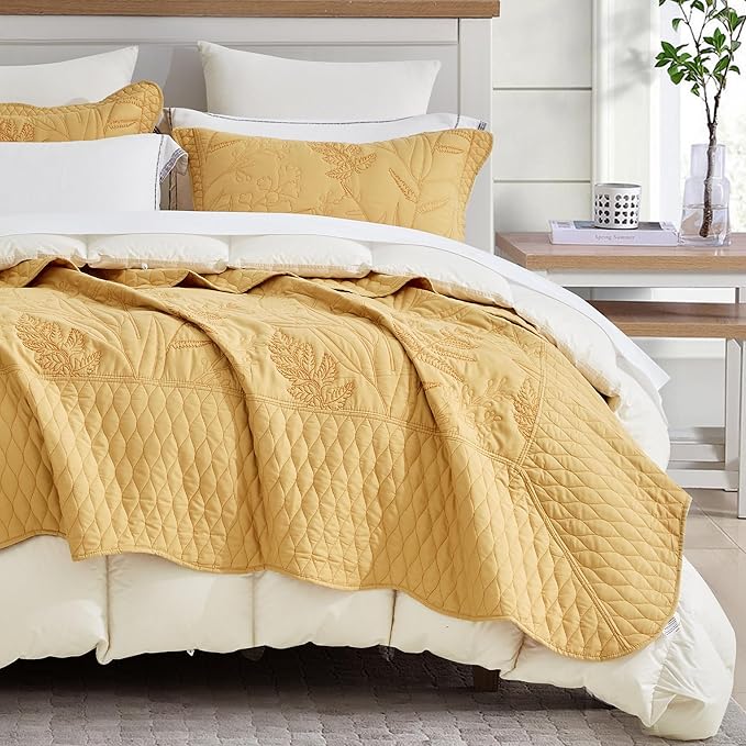 Botanical Oversized Bedspread Queen Size - Leaves Pattern Stitching Quilt Set - Elegant & Fresh Style Bedding Coverlets, Reversible, Lightweight, 5 Piece, Honey Gold