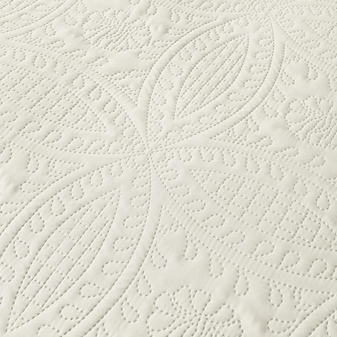 akkialla Full/Queen Quilt Set,Cream Lightweight Bedspread with Coin Pattern, Soft Microfiber Coverlet for All Seasons, Contemporary Decorative Bedding (1 Quilt, 2 Pillow Shams)