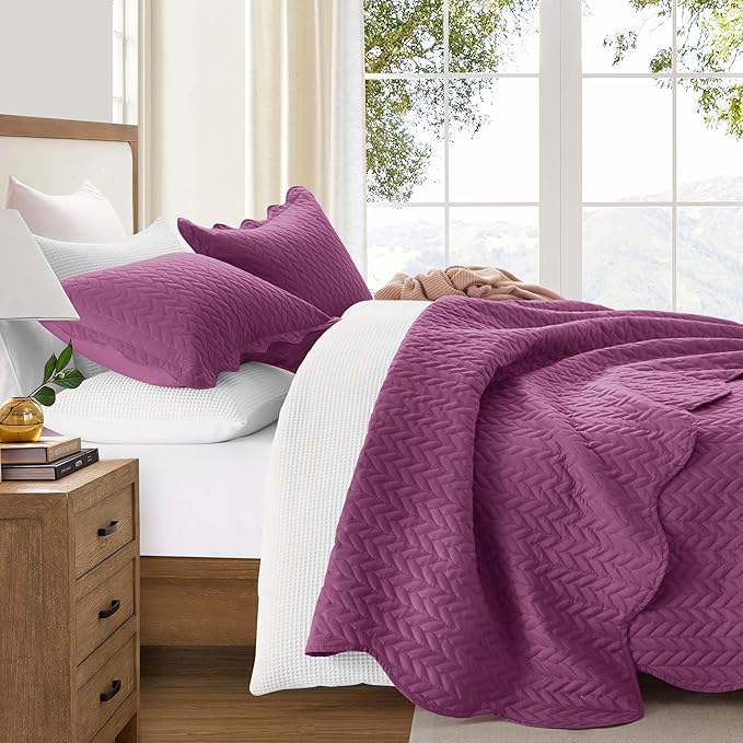 MOONLIGHT20015 8 Pack Quilt King Size Bedding (106" x 96") - Bulk Wholesale for Hotels, Guest Bedroom & Airbnbs - Lightweight Microfiber Reversible Embossed Quilts Bedspread (Lilac/Purple)