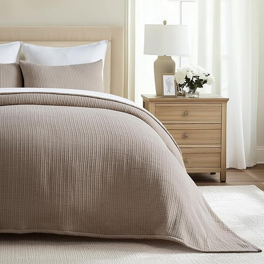 EVERGRACEHOME Cotton Gauze King Bedspread, Ultra Soft Prewashed Pick Stitch Matelassé Coverlet, Lightweight Textured Oversized King Quilt Bedding Set for All Season, with 2 Shams, Mocha Brown