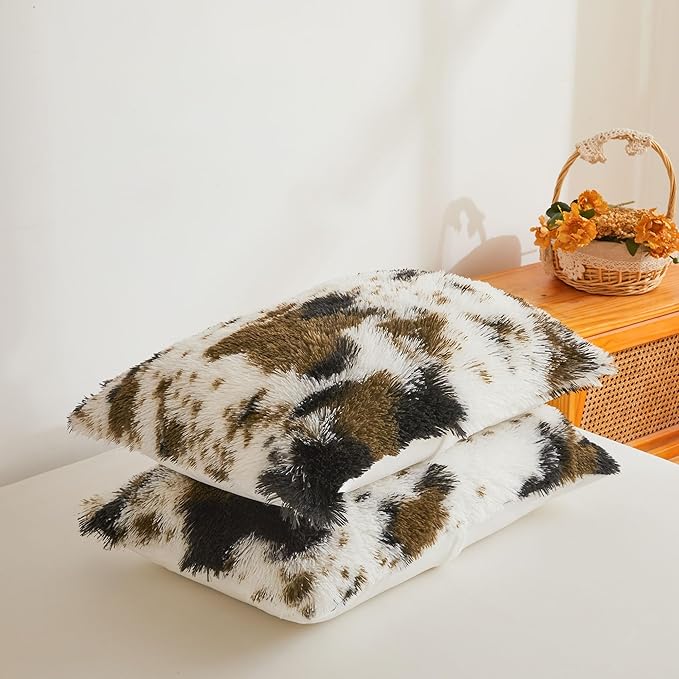 XeGe Cow Print Fluffy Faux Fur Duvet Cover Set, 3 Pieces Soft Plush Shaggy Fuzzy Bedding Set(1 Faux Fur Animal Print Comforter Cover + 2 Furry Pillow Cases), Zipper Closure(King, Cow Print Brown)