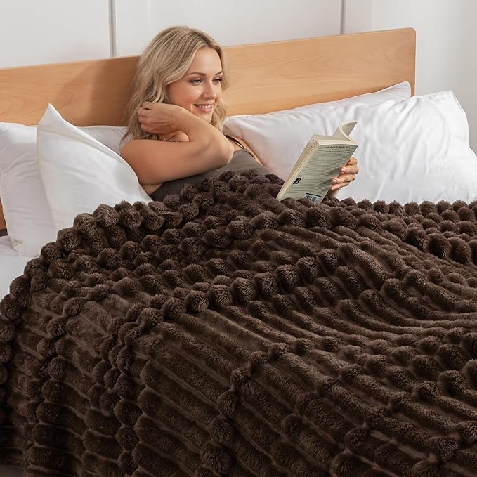 Exclusivo Mezcla Queen Size Flannel Fleece Blanket, Super Soft Striped Jacquard Bed Blanket, Lightweight Fuzzy Cozy for All Seasons, 90x90 Inches, Coffee