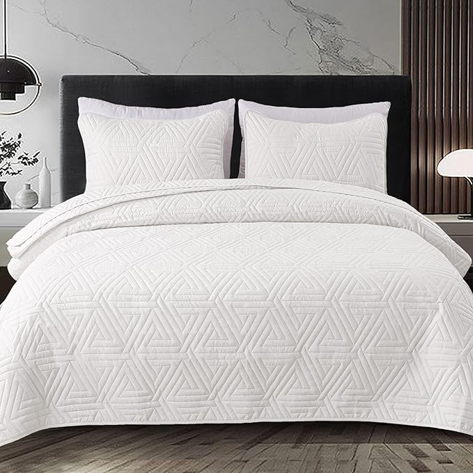 Whale Flotilla Soft California King Size Quilt Set for All Seasons, 3-Piece Ultrasonic Bedding Set, Lightweight Reversible Bedspread, Coverlet, Bed Cover with 2 Pillow Shams, White
