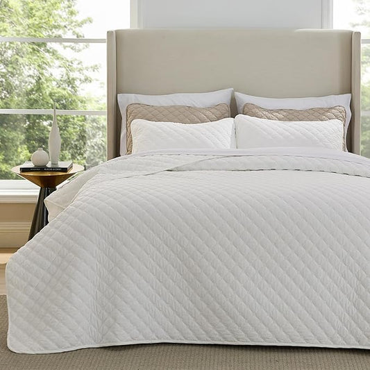 Bedsure Quilts King Size - Lightweight Bedspreads King Size with Classic Honeycomb Quilting, Soft Quilt Bedding Set, White Comforter Set Coverlet for All Seasons with 2 Pillow Shams (106" x 96")