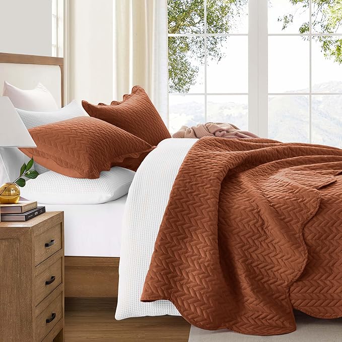 MOONLIGHT20015 Quilt King Size (106" x 96") with 2 Pillow Shams (20" x 36"+2") for All Seasons - 3 Pcs Lightweight Bedding Set Reversible Coverlet Embossed Quilted Bedspread (Rust)