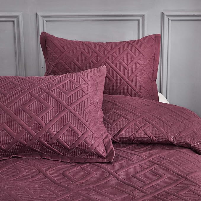 CHIXIN Quilt King Size - Geometric Pattern Bedspread Coverlet Set - Modern & Contemporary Style Bedding Cover, Ultrasonic Quilting, Reversible, Lightweight, 4 Piece, Burgundy & Wisteria
