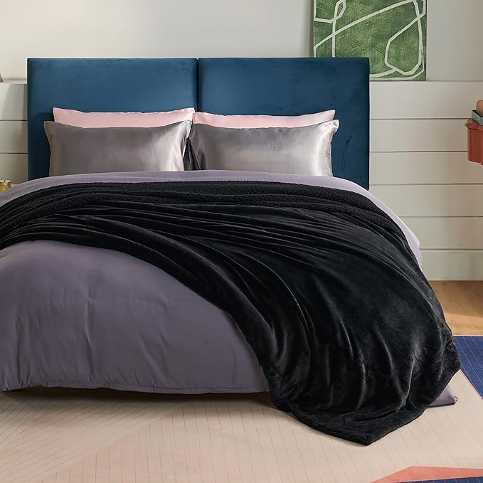 Bedsure GentleSoft Sherpa Fleece Blanket Queen Size for Bed, Non-Heated, Thick and Warm Throw for Women and Men, Soft Fuzzy Plush Queen Blanket for Winter, Black, 90x90 Inches