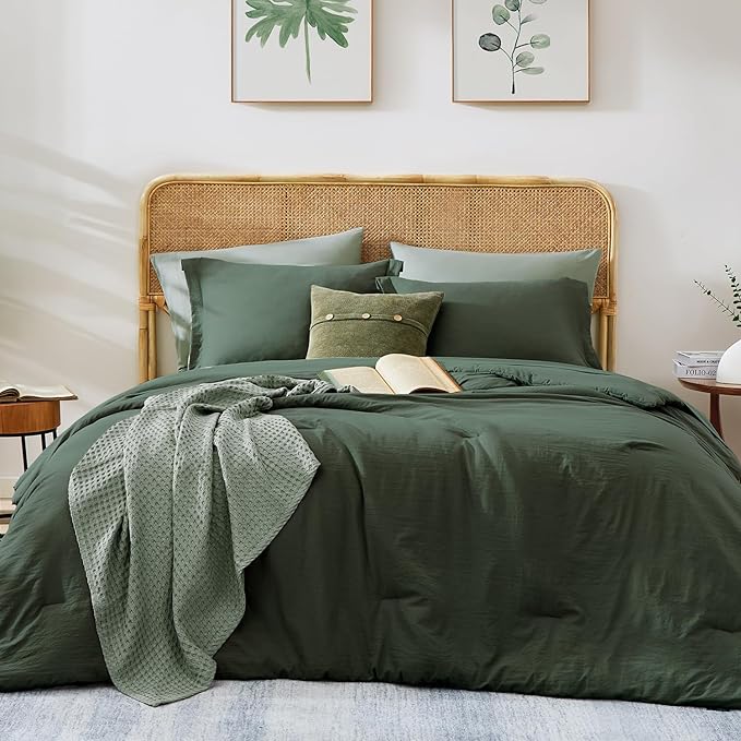 WRENSONGE Queen Comforter Set - 7 Pieces Deep Forest Soft Bed in a Bag Queen with Fitted Sheet, Flat Sheet, 2 Pillow Shams, and 2 Pillowcases- Warm Bedding Sets for All Season