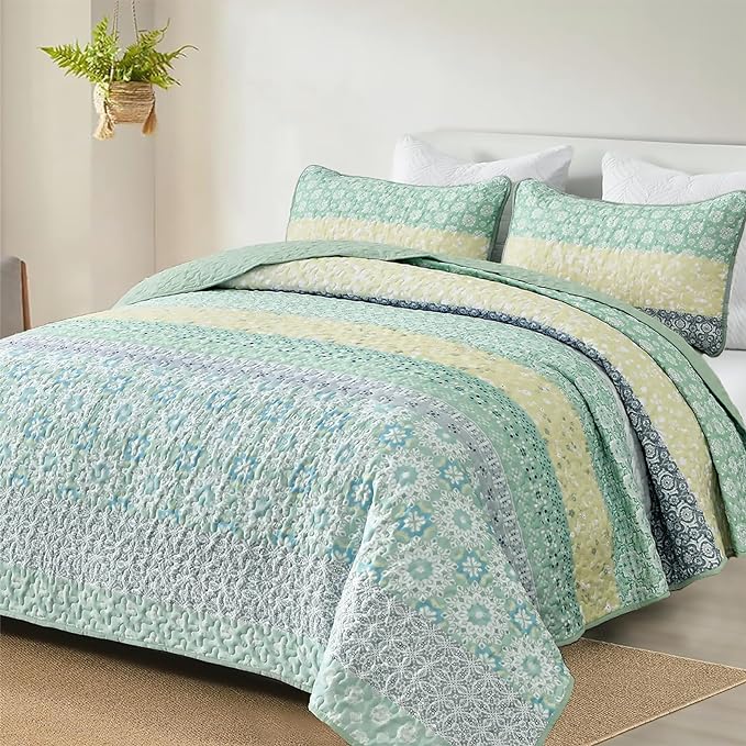 WONGS BEDDING Boho Quilt Set King, Sage Green Bohemian Striped Patchwork Bedspread Coverlet Set with 2 Pillowcases,Lightweight Microfiber Floral Bedding Set 104"×90"