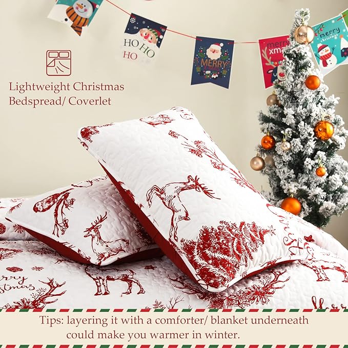 Exclusivo Mezcla Reversible Christmas Quilts King Size, Red Bedspread Lightweight Coverlet Winter Quilt Bedding Set with Printed Trees Reindeer Wreaths Pattern (1 Quilt, 2 Pillow Shams)