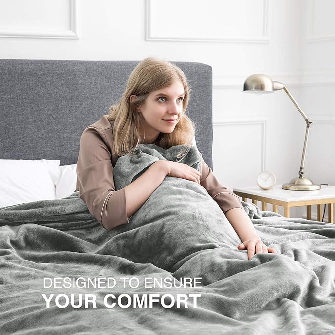 MOONLIGHT20015 Fleece Blanket Throw Blanket - Light Grey Super Soft Blankets for Sofa, Couch, Bed, Camping, Travel - 400 GSM Microfiber Cozy & Fluffy Blanket, 50 x 60 Inches (Throw/Travel)