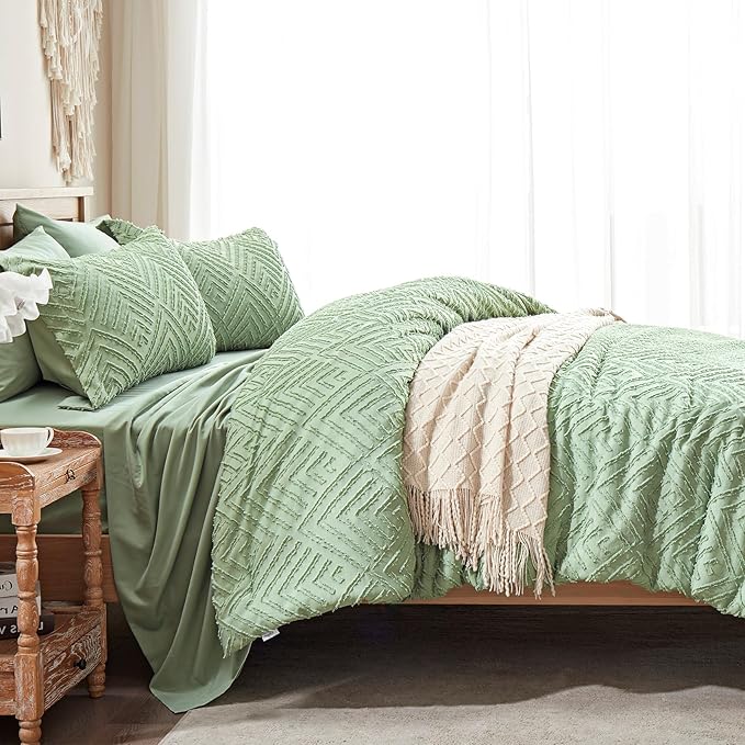 Zzlpp Queen Comforter Set 7 pieces, Sage Green Tufted Bed in a Bag with Comforter and Sheets, All Season Boho Bedding Sets with 1 Comforter, 2 Pillow Shams, 2 Pillowcases, 1 Flat Sheet, 1 Fitted Sheet