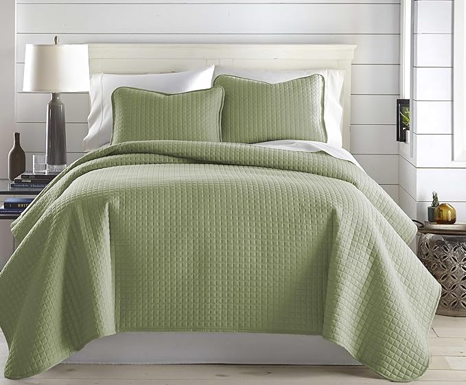 Southshore Fine Living, Inc. Twin XL Comforter Quilt Set, Dorm Room Bedding Essentials, Stain Resistant, Machine Washable Bed Spread, Twin XL Green Quilt Bedspread Set w/Pillow Sham, Sage Green