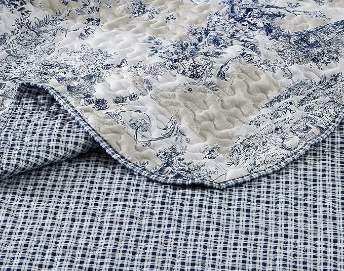 Brilliant Sunshine Blue Toile in Beige and Ivory Patches, 3-Piece Quilt Set with 2 Shams, Reversible Bedspread, Soft Lightweight Coverlet, All-Season, Full/Queen, Blue